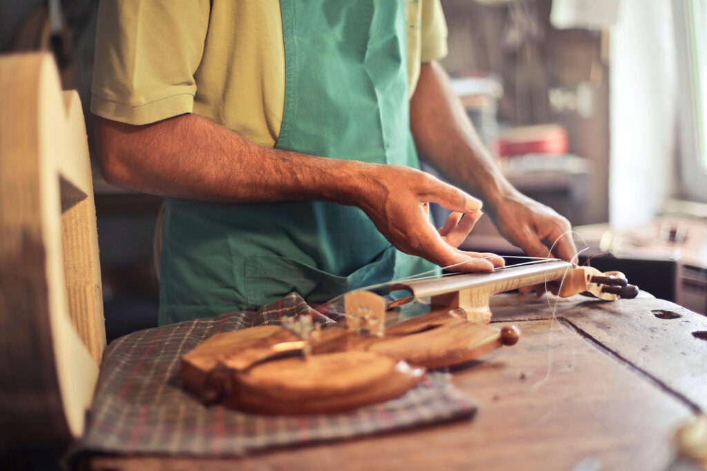 Traditional fiddle making
